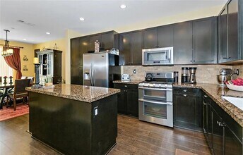 418 Vista Dr in Claremont, CA - Building Photo - Building Photo