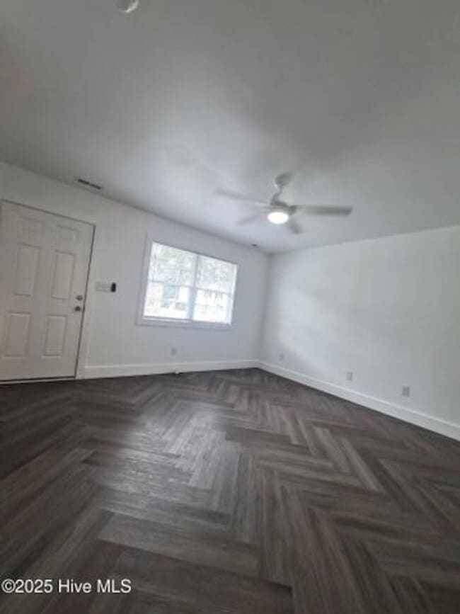 411 Myrtlewood Cir in Jacksonville, NC - Building Photo - Building Photo