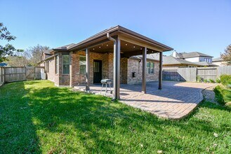 6151 Harmony Park Lane in Fulshear, TX - Foto de edificio - Building Photo