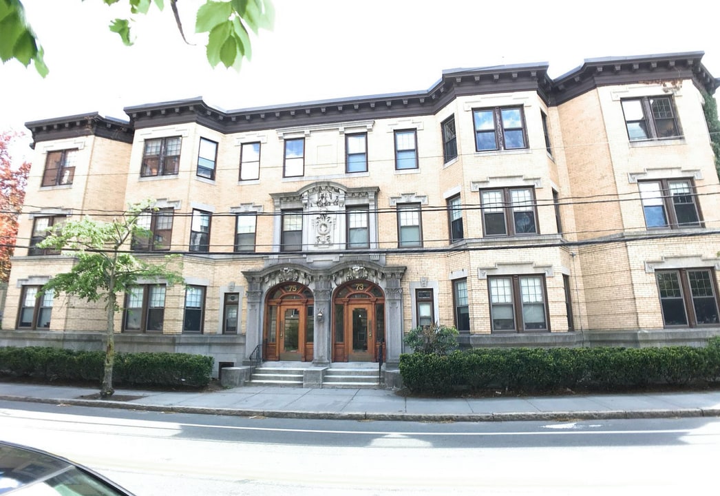 75 Longwood Ave in Brookline, MA - Building Photo