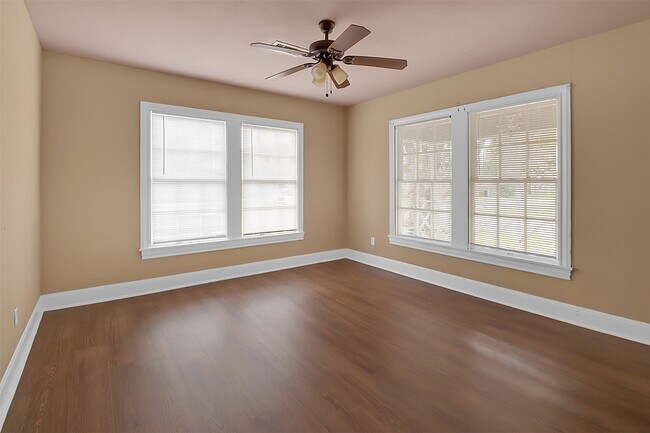 510 E Pearce St in Baytown, TX - Building Photo - Building Photo