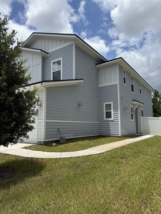 property at 44 Grand Park Ridge Ln