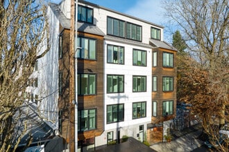 Dorian in Portland, OR - Foto de edificio - Building Photo