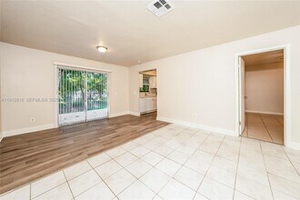 586 Udell Ln in Delray Beach, FL - Foto de edificio - Building Photo