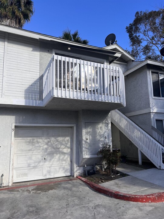 1934 West Dr-Unit -C in Vista, CA - Building Photo