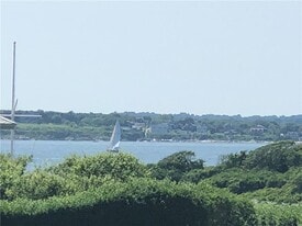 17 Chartier Cir in Newport, RI - Building Photo