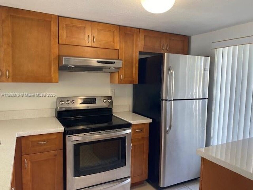 20756 NE 5th Ct in Miami, FL - Building Photo