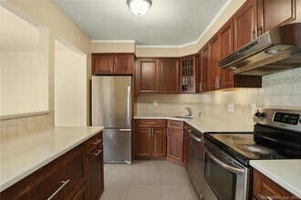 180 Colonial Rd in Stamford, CT - Building Photo - Building Photo
