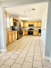 5503 Bertellis Ln in Houston, TX - Foto de edificio - Building Photo