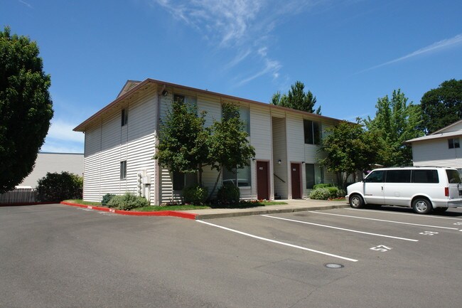 Northwood Meadows Apartments in Salem, OR - Building Photo - Building Photo