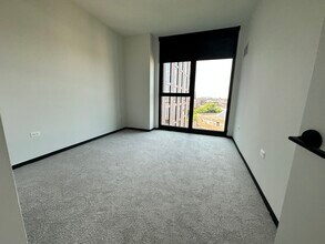 160 N Loomis St in Chicago, IL - Building Photo - Building Photo