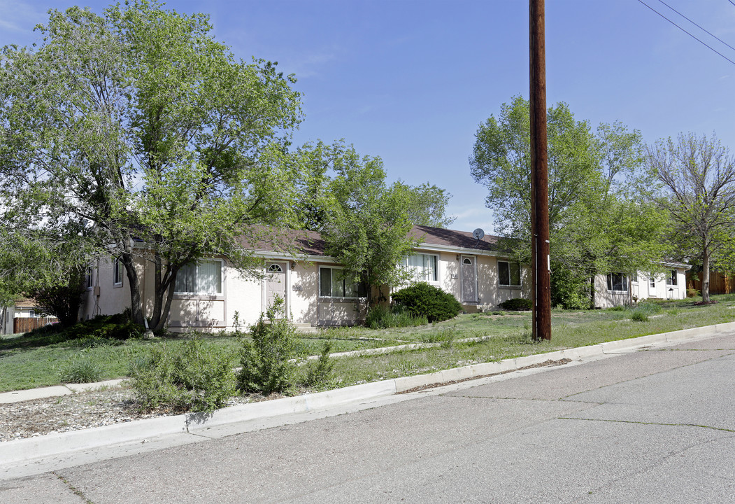 416 N 28th St in Colorado Springs, CO - Building Photo