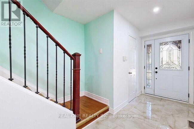 45 Dundalk Dr in Toronto, ON - Building Photo - Building Photo