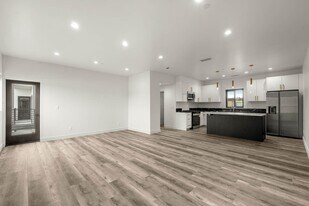 1920-1922 S Sherbourne Dr, Unit 1922 in Los Angeles, CA - Building Photo