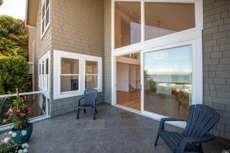 73 Eastview Ave in Tiburon, CA - Building Photo - Building Photo