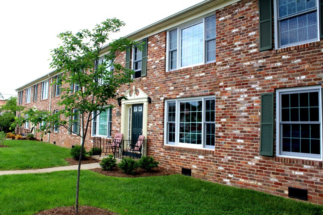 Brandon Ladd Apartments & Townhomes in Waynesboro, VA - Building Photo