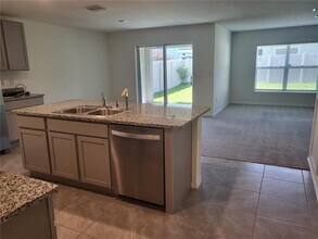 38336 Sonnet Landing Ave in Zephyrhills, FL - Building Photo - Building Photo