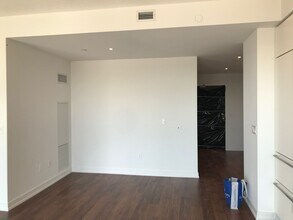 117 Mcmahon Dr in Toronto, ON - Building Photo - Building Photo