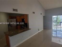 9417 Fontainebleau Blvd in Miami, FL - Building Photo - Building Photo
