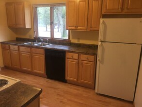 3320 Riverview Dr in Eau Claire, WI - Building Photo - Building Photo