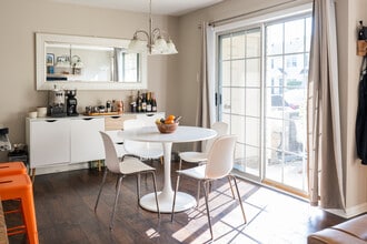 4402 Vesper Cir in Palmyra, NJ - Foto de edificio - Building Photo