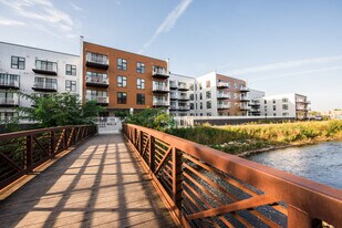 BridgeWalk Apartments in Waukesha, WI - Building Photo