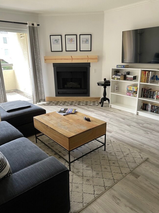 property at 5550 Owensmouth Ave