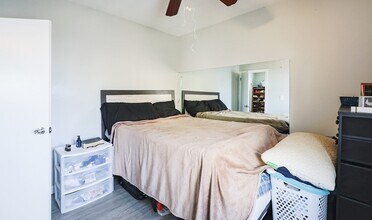 104 Oak St in Fall River, MA - Building Photo - Building Photo