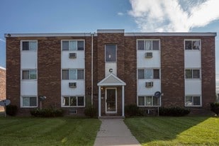 Bellreng Apartments in Niagara Falls, NY - Building Photo