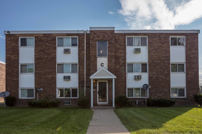 Bellreng Apartments in Niagara Falls, NY - Foto de edificio - Building Photo