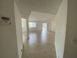 9777 Westview Dr in Coral Springs, FL - Building Photo - Building Photo