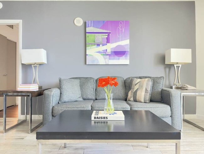 2889 McFarlane Rd in Miami, FL - Building Photo - Building Photo