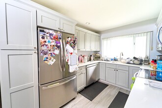 1452 Plum Ln in East Meadow, NY - Building Photo - Building Photo