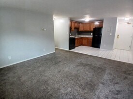 Williams Court Apartments in Niagara Falls, NY - Building Photo