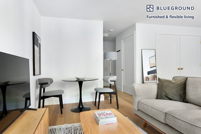 501 E 87th St in New York, NY - Building Photo - Building Photo