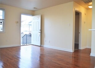 2518 Kent Village Dr in Hyattsville, MD - Building Photo - Building Photo