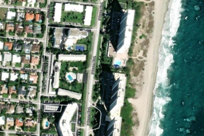 2730 Banyan Rd in Boca Raton, FL - Foto de edificio - Building Photo