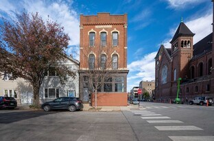 1400 W Chestnut St in Chicago, IL - Building Photo