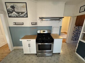 377 Highland Ave, Unit 377 in Somerville, MA - Building Photo - Building Photo