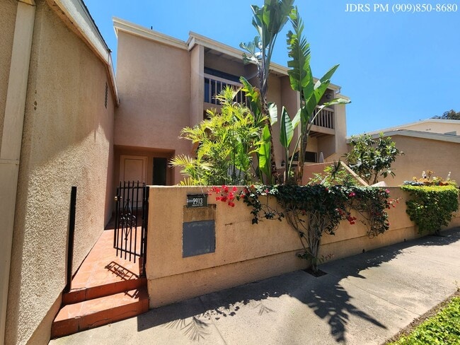 property at 2913 Barrington Ct