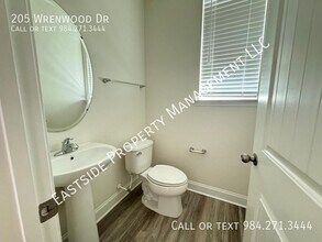205 Wrenwood Dr in Clayton, NC - Building Photo - Building Photo