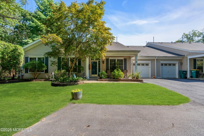 138 Greenlawns Dr