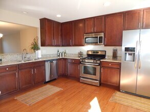 254 Devoe Dr in Oswego, IL - Building Photo - Building Photo