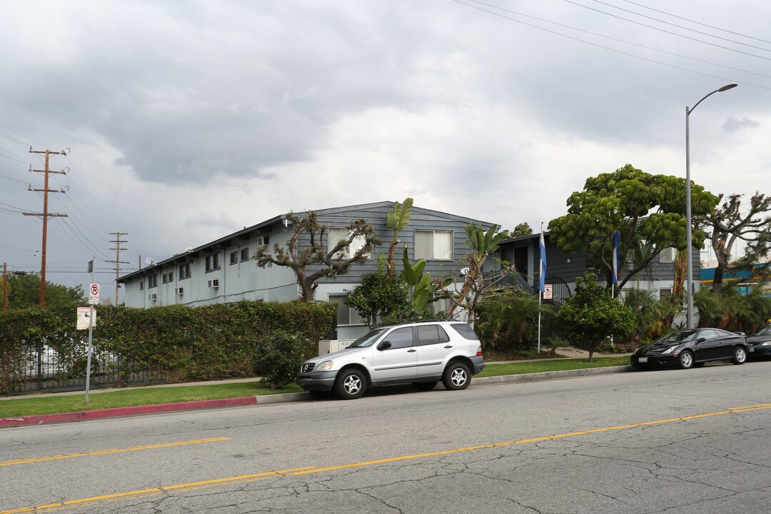 9025 National Blvd in Los Angeles, CA - Building Photo