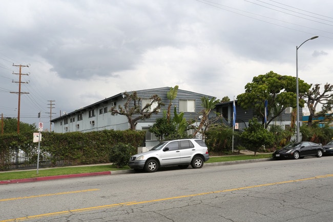 9025-9033 National Blvd