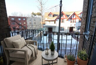 84 Sutherland Rd in Boston, MA - Foto de edificio - Building Photo