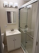 2 Southview Ct, Unit One bed with en-suite bath in Piscataway, NJ - Foto de edificio - Building Photo