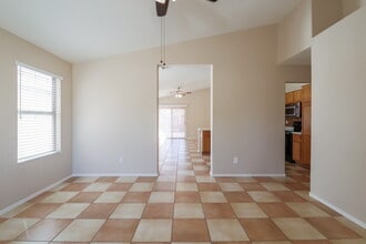 8621 W Mission Ln in Peoria, AZ - Building Photo - Building Photo