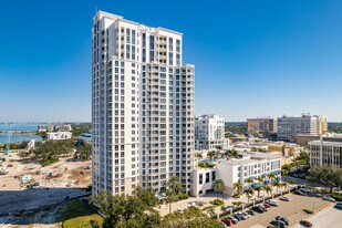 Water's Edge Condominiums in Clearwater, FL - Building Photo