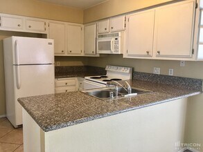 6382 Waterthrush Way in Las Vegas, NV - Building Photo - Building Photo